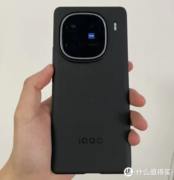 一加12和iQOO 12 Pro：谁是你心中的“水桶”旗舰？