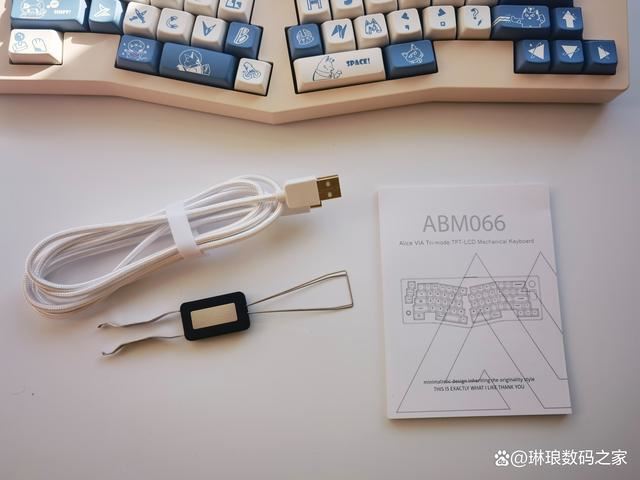 最便宜的三模Alice键盘! 赤度ABM066三模机械键盘全面测评