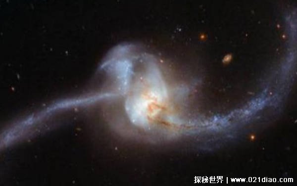 宇宙炼金术：韦伯和哈勃望远镜证实中子星碰撞会产生黄金