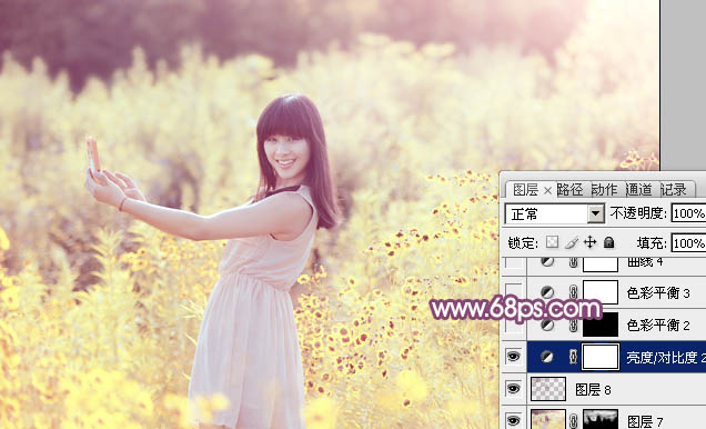 Photoshop将偏暗野花中的美女图片调制出纯美的淡黄色