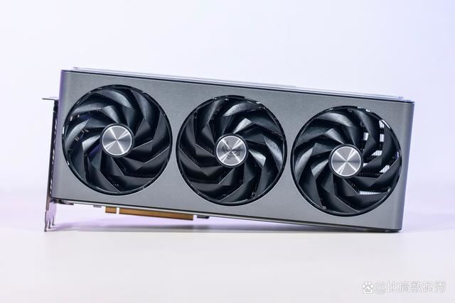 性价比爆棚! 蓝宝石AMD Radeon RX 7900 XT超白金OC显卡评测