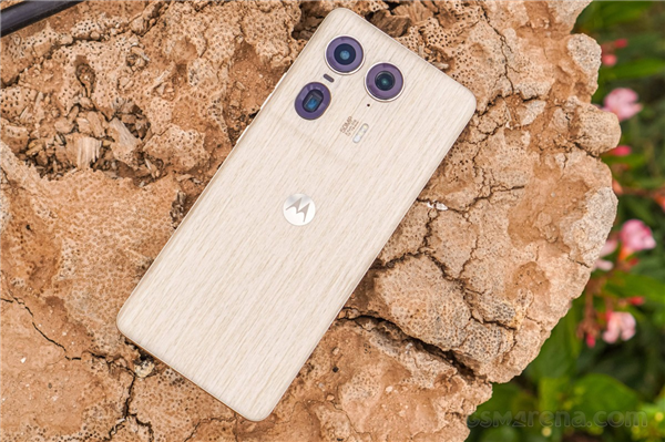 木制后盖旗舰重出江湖！moto X50 Ultra入网