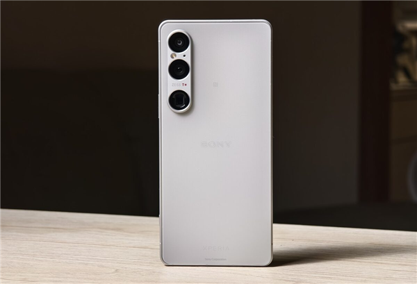 索尼Xperia 1 VI为何砍掉4K屏：原因揭开