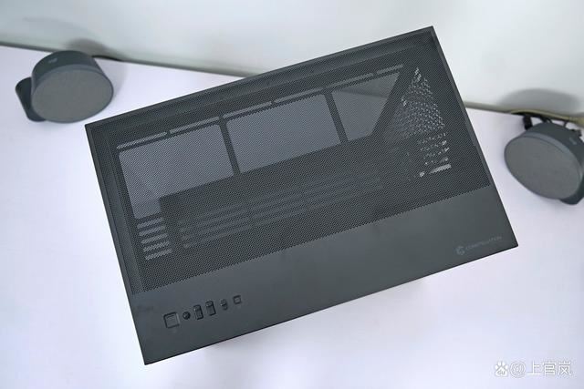 安钛克C8机箱适合组装电脑吗? 安钛克C8海景房机箱测评