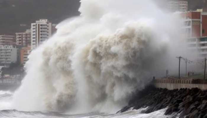 沿海岸线移动的台风 台风对航海安全的影响