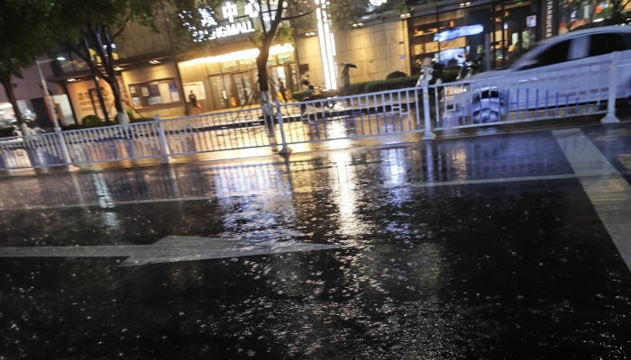 今明两天河北大部地区雷阵雨或阵雨天气频繁 个别地区有大雨到暴雨