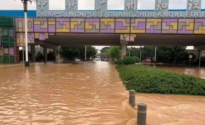 广州暴雨致水浸