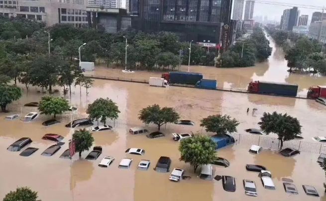 广州暴雨致水浸