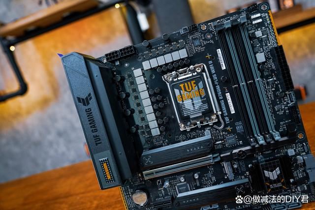 I5 13600KF+B760M重炮手+TUF RTX4070TIS主机组装教程