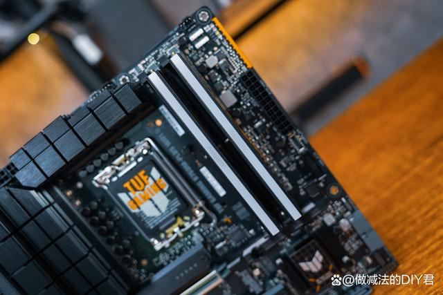 I5 13600KF+B760M重炮手+TUF RTX4070TIS主机组装教程