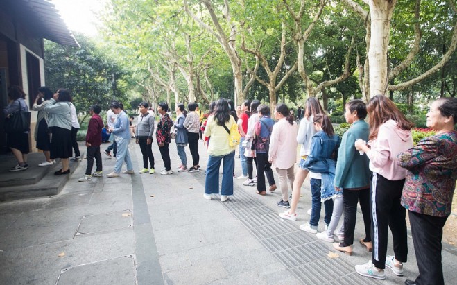 为什么出去旅游女厕所永远在排队