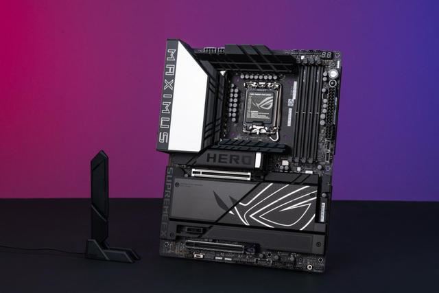 华硕ROG MAXIMUS Z890 HERO+龙神3 EXTREME水冷豪华套包测评