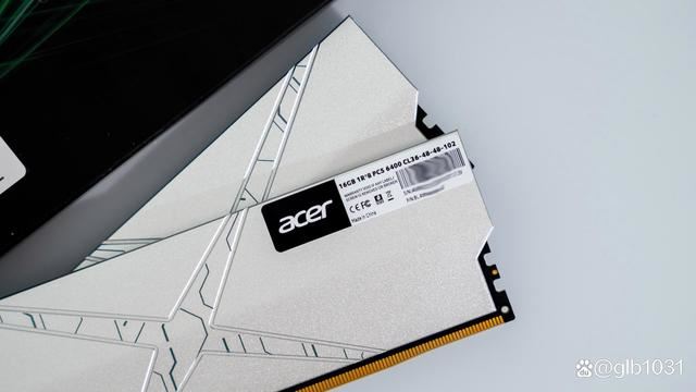 主打电竞的高频内存! 宏碁 ACER HT200 DDR5 6400MHz超频内存评测