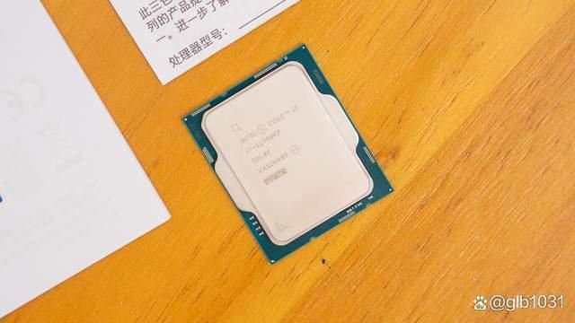 24年12700KF还值得入手吗? 微星Z790刀锋钛索泰4070SUPER欧泊白测评