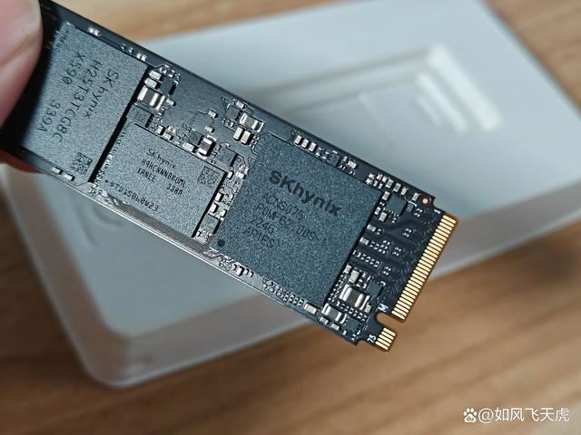 迟来的PCIe 4.0 SSD王者!海力士P41 SSD硬盘2TB测评