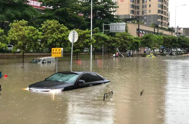 水到车轮一半了车内会进水吗(水到车轮一半发动机会进水吗)