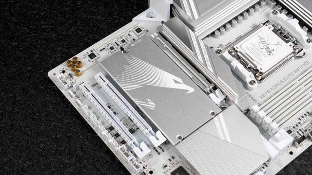 锐龙9000主流搭档! 技嘉X870 AORUS ELITE WIFI7 ICE主板评测