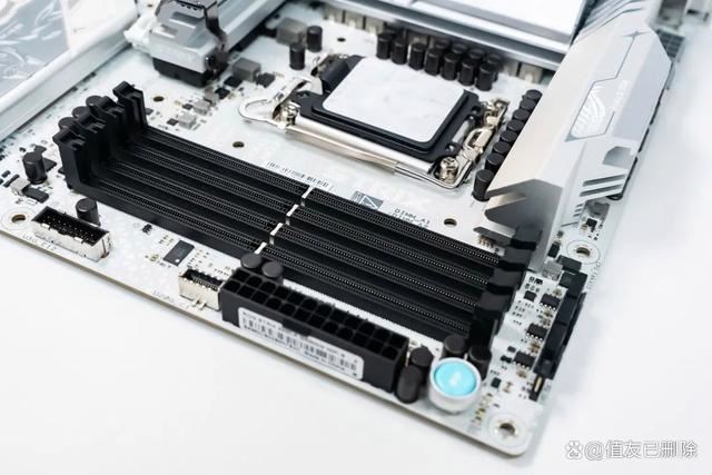 300W性能释放 内存一键提速! 华硕ROG Z890吹雪WIFI S主板测评