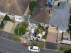 英国退休助产士成瘾导致邻里矛盾激化，花园沦为垃圾场