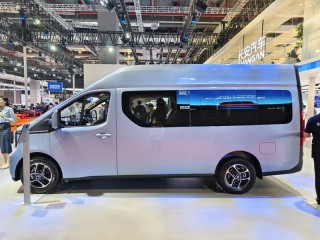 长安凯程V919亮相上海车展，预售价格公布，起步价达11.99万元