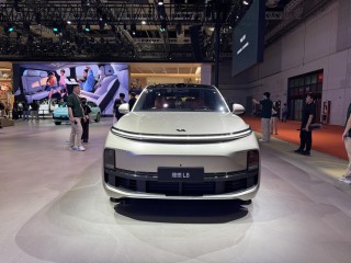 手握30万如何选SUV？深蓝S09与理想L8性价比对比解析指南
