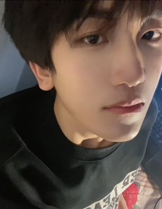 数学网红博主汤匙北大成功上岸，女友身份曝光与抖音副总裁祝福，励志故事的全新篇章