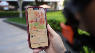 五一假期外卖热潮，饿了么订单创纪录，AI助手小饿助力智能配送新篇章