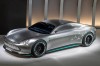奔驰纯电AMG C590对决保时捷，谁将成为电动性能的新霸主？