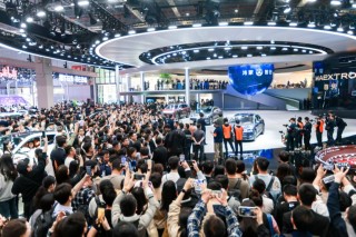 2025年上海车展，鸿蒙智行品牌车型大放异彩