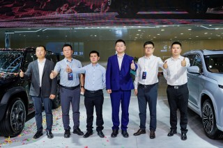 捷途七座方盒子加长版西安上市，启程向往新程，售价17.99万起开启新征程