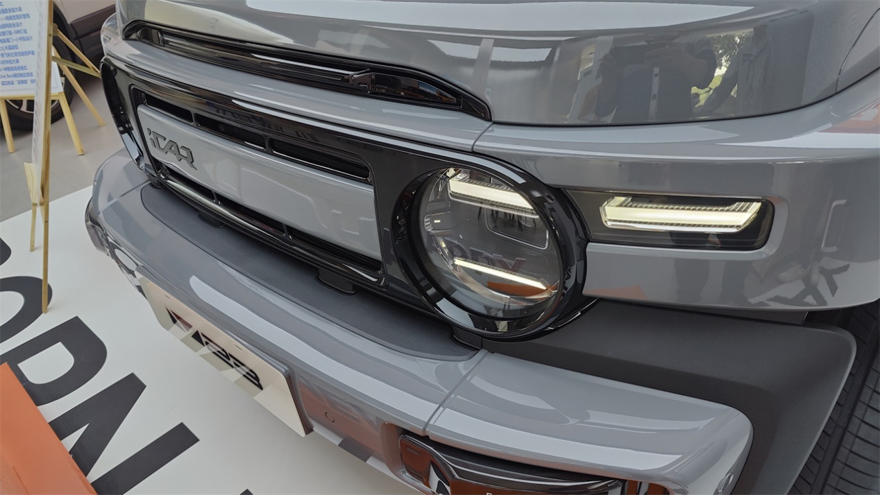 简试iCAR V23，爆款潜力股的挑战与不足分析  第2张